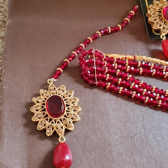 Pakistani crystal choker set - Picture 6 of 6